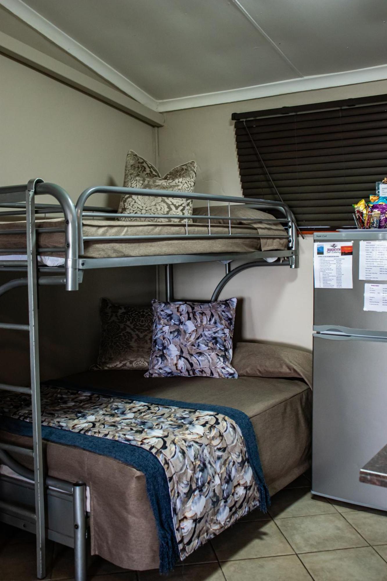 Апартаменти Drakensview Self Catering Вінтертон Екстер'єр фото